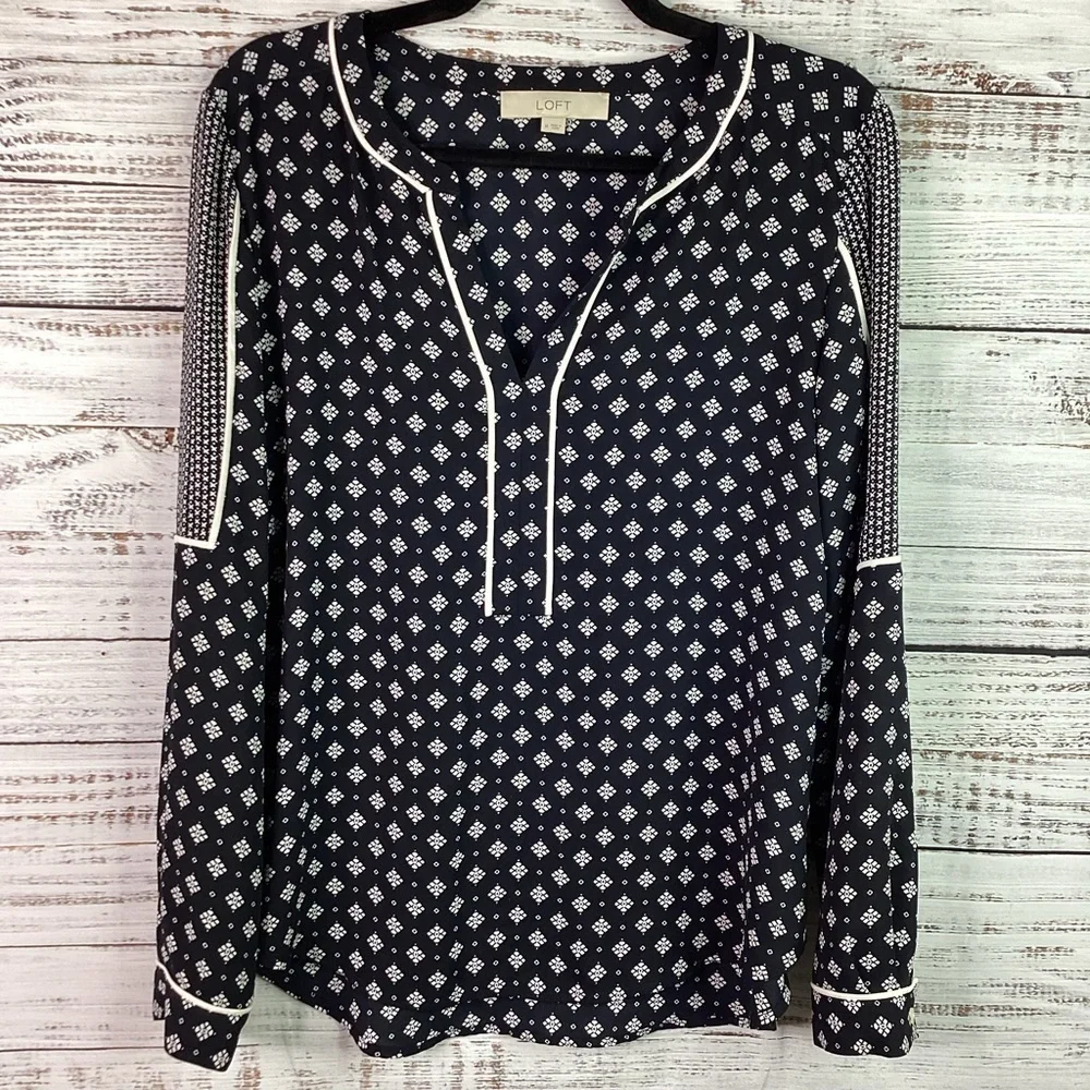 LOFT ANN TAYLOR SIZE M TOP NAVY BLUE WHITE BLOUSE FALL GUC - Picture 5 of 15